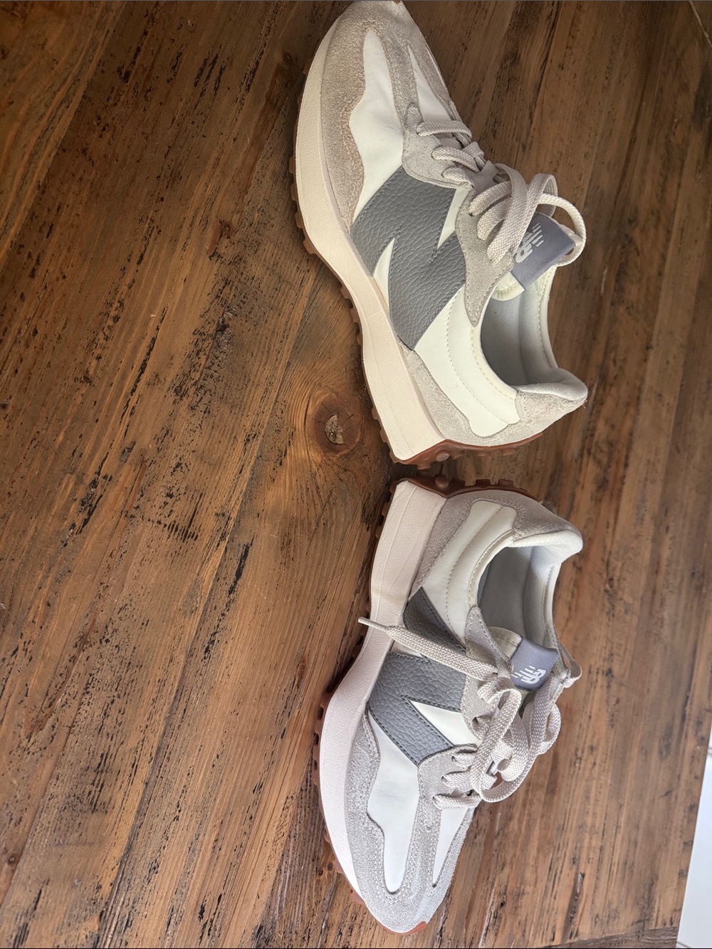New Balance women’s 327 Gray & White Retro Sneakers
